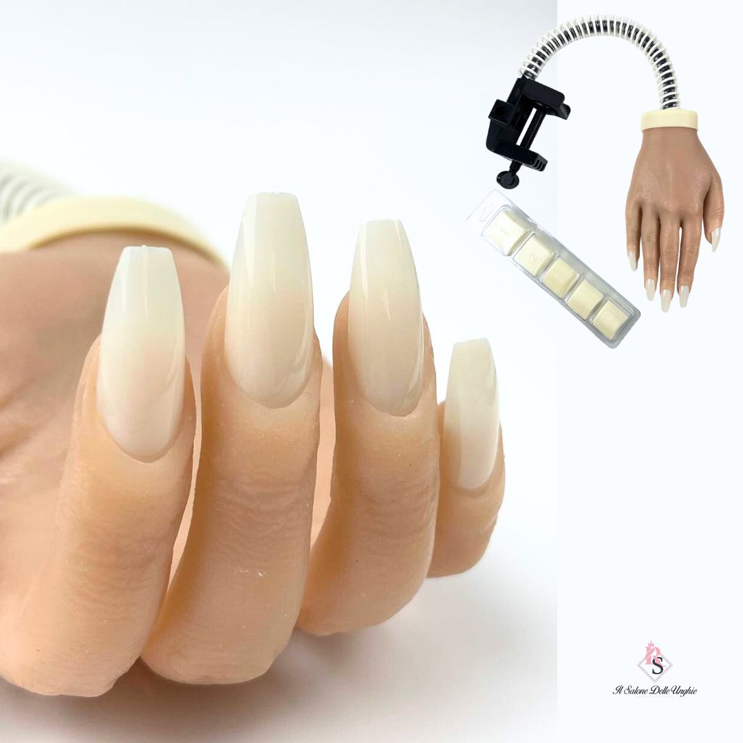 Mano Finta per Pratica: Strumento Essenziale per Nail Art - Il Salone Delle Unghie